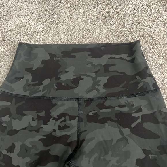 Wunder Under lululemon high waisted leggings 28” - Picture 2 of 4